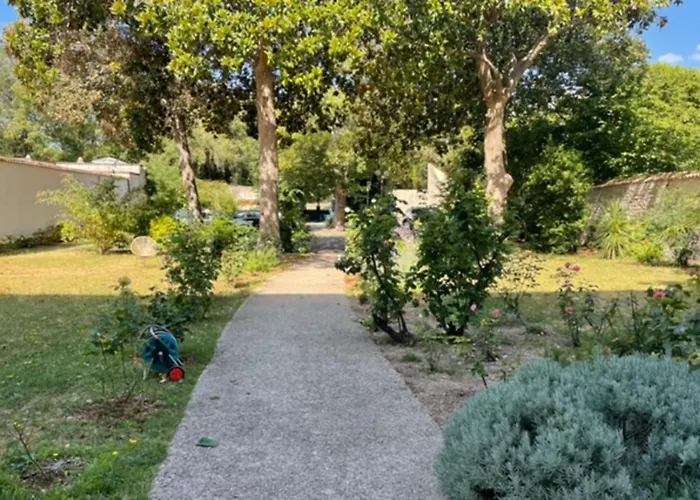 Charming 80M Near The Old Port!